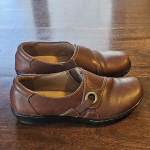 Clarks Brown Leather Slip-Ons Clogs Shows - Ashland Gem Size 5.5 Womens